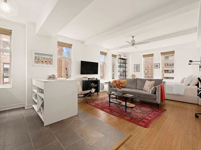 405 W 23rd St APT 12B
