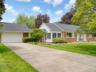 425 W Oregon Rd