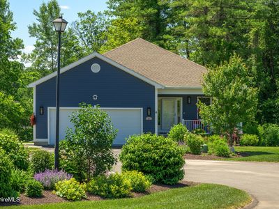 4 Fawn Ln