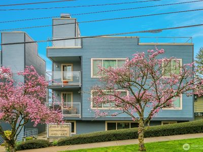 4425 Greenwood Avenue N #105