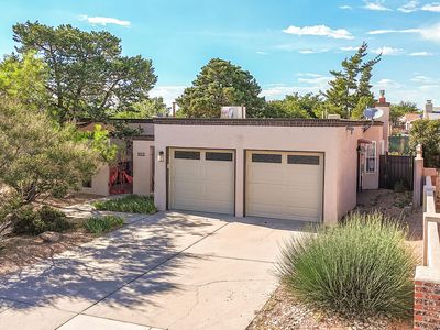6345 Avenida La Costa NE