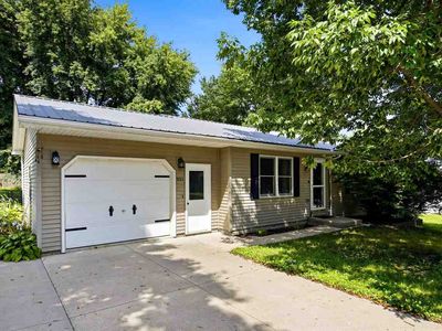Property at 331 Blackberry Ave, Riverside, IA