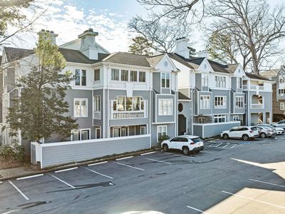 720 Bishops Park Dr UNIT 305