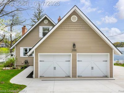 999 Lakeside Dr