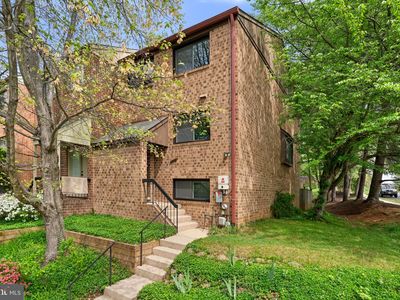 8902 Skyrock Ct