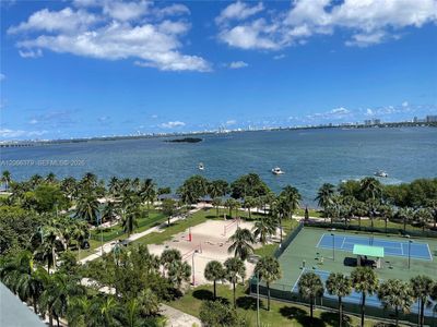 1750 N Bayshore Dr