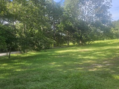 1104 Leslie Lewis Rd