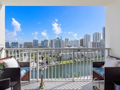 300 Bayview Dr APT 1503
