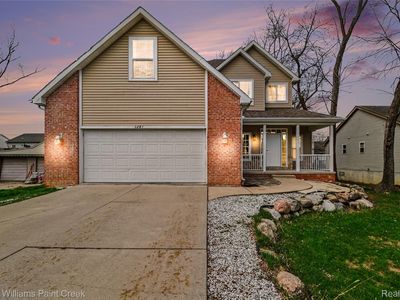 3281 Troy Dr