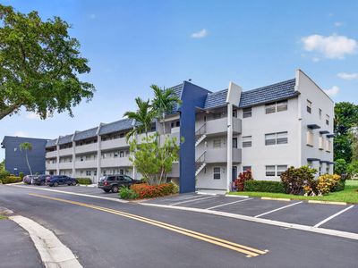 7827 GOLF CIR Drive #301
