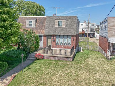3415 Aubrey Ave