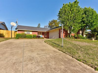 5817 N Meridian Pl