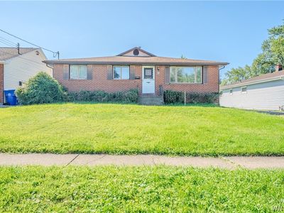 81 Laurelton Dr