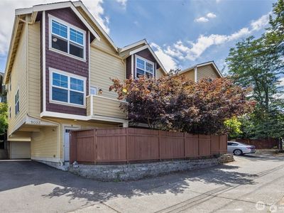 5033 12th Avenue NE #B