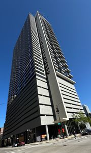 235 W Van Buren St UNIT 4302