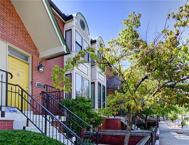 431 W 10th St