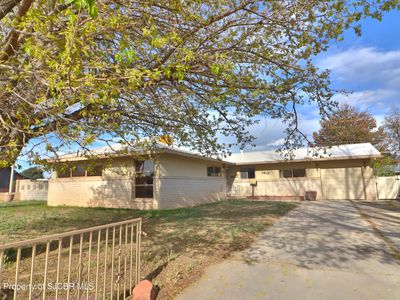 1916 N Wagner Ave