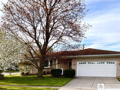 4 Oakwood Dr