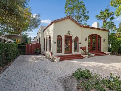 704 SE 8th Street