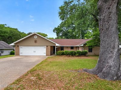6627 Golf Club Dr