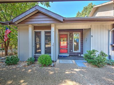 9 Everette Ln