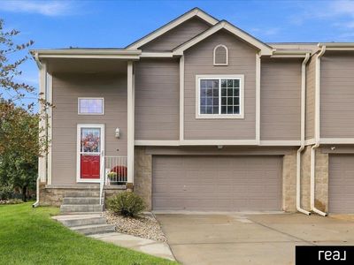 Property at 1004 Edward St, Papillion, NE