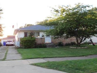Property at 6474 Grosse Dr, Brookpark, OH