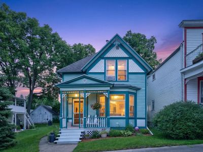 105 Kenilworth Ave N