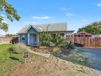 247 Berrydale Ave