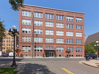 225 9th St E Unit 304