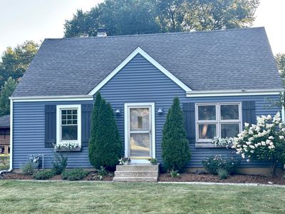1N016 Woods Ave