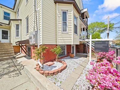 29 Hanson St #1