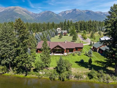 13544 River Run Loop