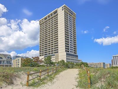 3851 Boardwalk APT 907
