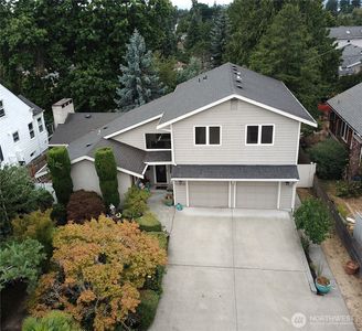 3233 45th Avenue SW