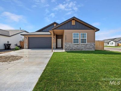 1121 Meadow Lake Loop