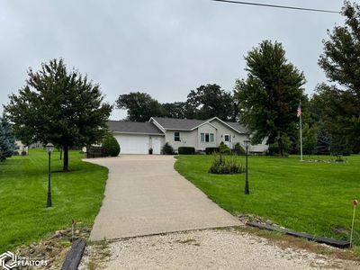 1101 Velvet Ave
