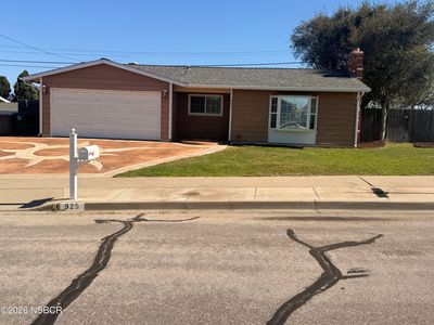 925 Redwood Ave