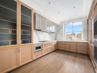 225 W 86th St APT 910