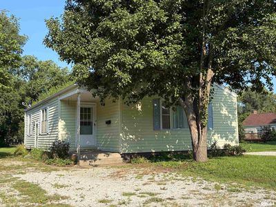 Property at 1423 S East St, Jacksonville, IL