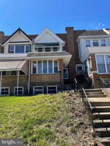 5718 W Oxford St
