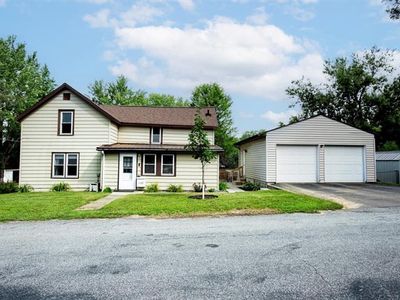 1422 East 11th Street