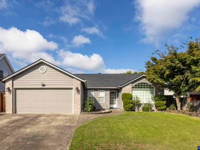 4445 Great Plains Dr NE