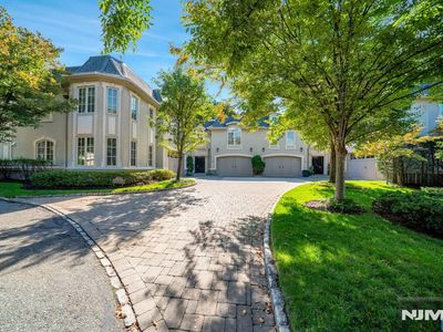 713 Bellaire Drive