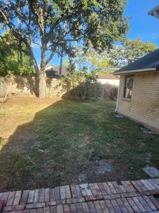 8015 Crestwick Dr