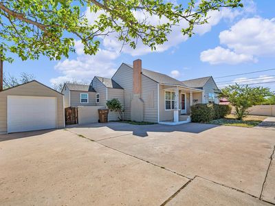 1403 Austin St