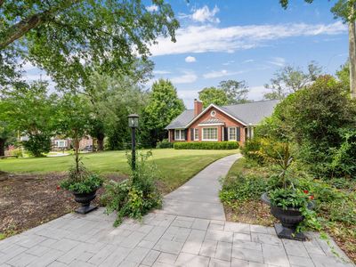 46 W Hillcrest Dr