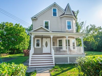 214 Main St Ledge