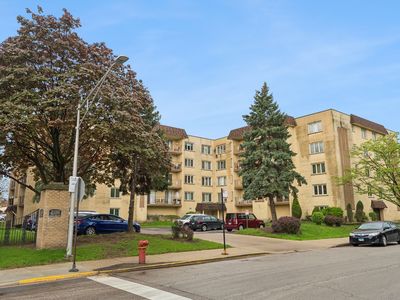 4106 N Narragansett Ave APT 511