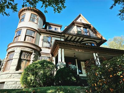 213 E East Main St